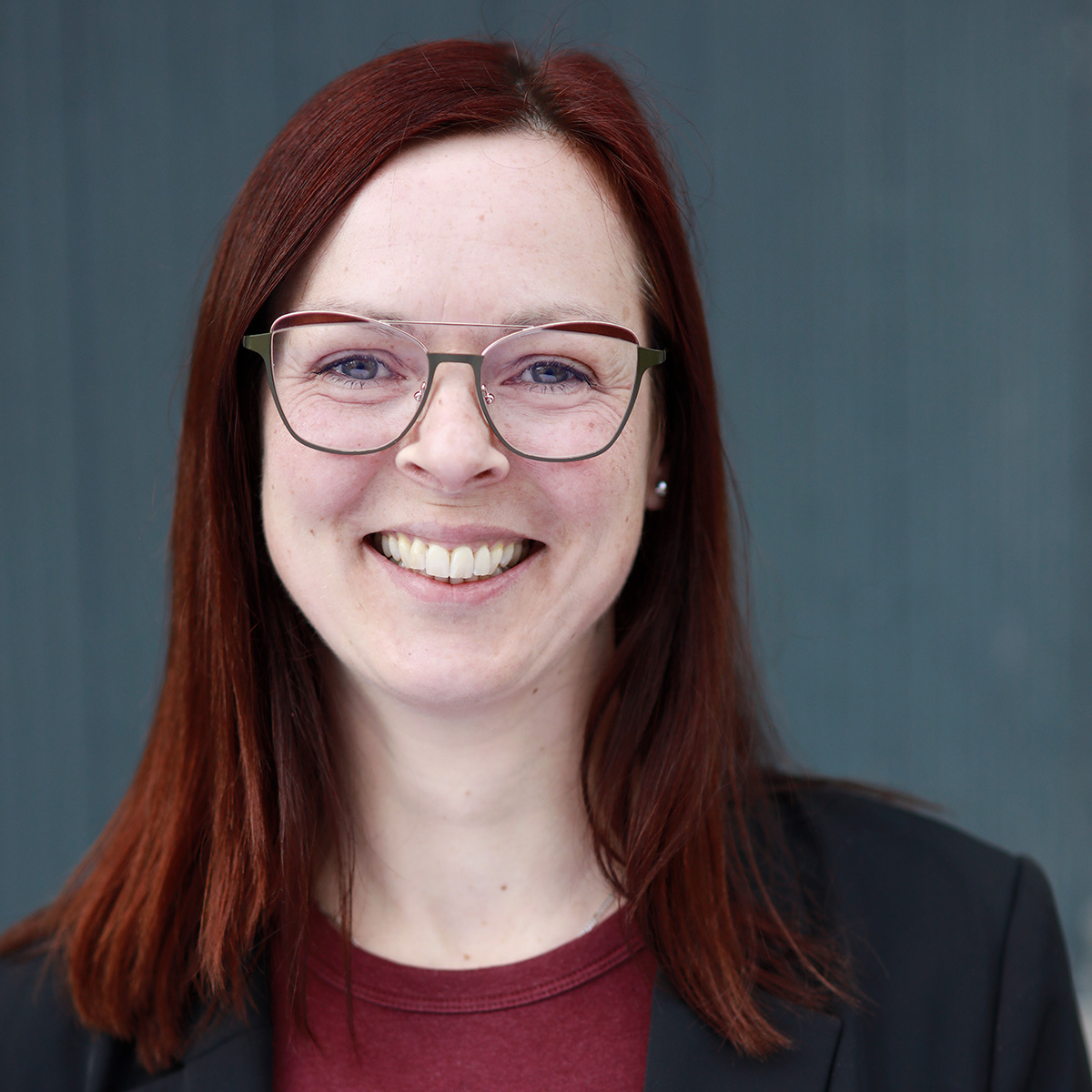 Porträt von Katrin Heyse Inklusionsberaterin der EAA Berlin (Einheitliche Ansprechstelle für Arbeitgeber) - Beratung zu Inklusion und Beschäftigung von Menschen mit Schwerbehinderung.