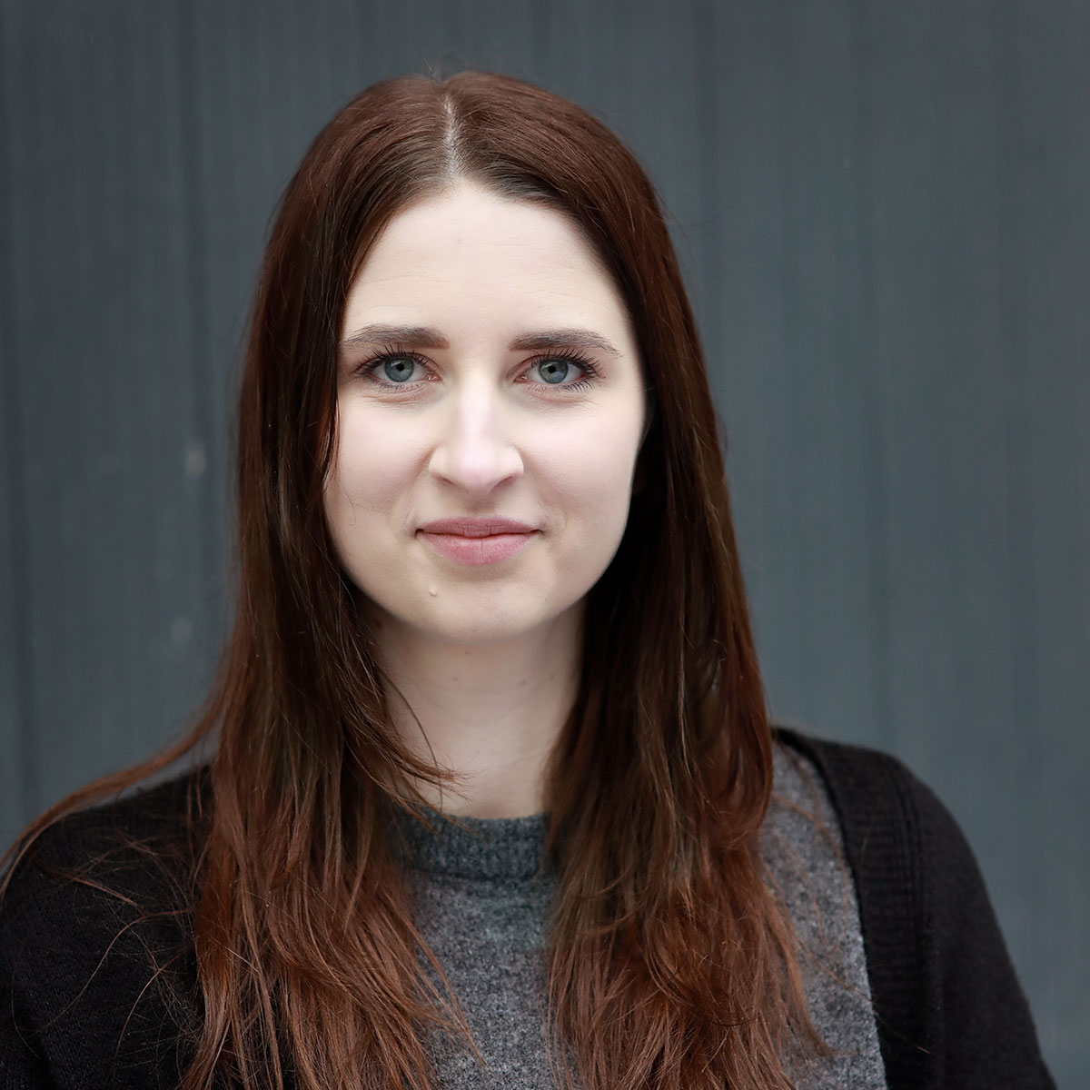 Porträt von Lea Kuschke Inklusionsberaterin der EAA Berlin (Einheitliche Ansprechstelle für Arbeitgeber) - Beratung zu Inklusion und Beschäftigung von Menschen mit Schwerbehinderung.